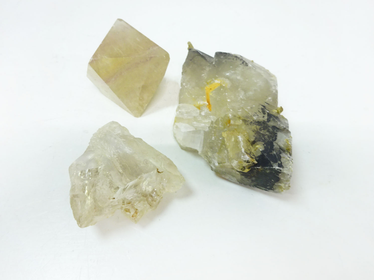 JAPANESE ORNAMENT / NATURAL CRYSTAL & MINERAL (192.35g) / HEALING CRYSTAL 
